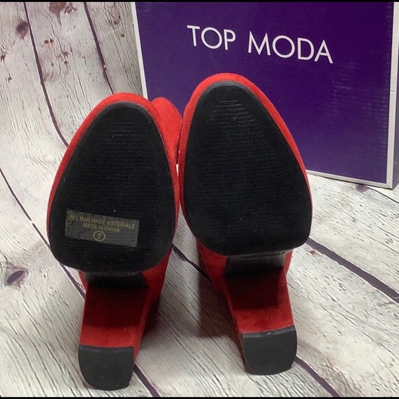 NWT Red Block Heel Faux Suede Booties - Picture 3 of 4